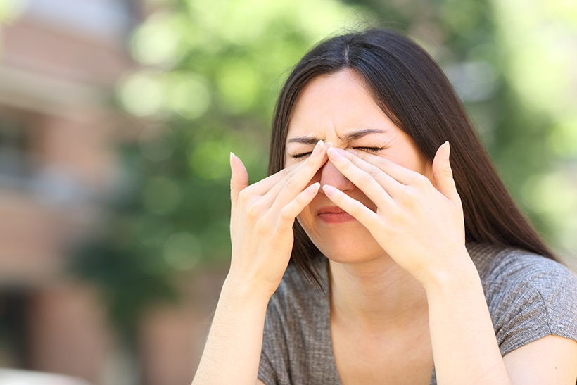 Woman with dry eyes